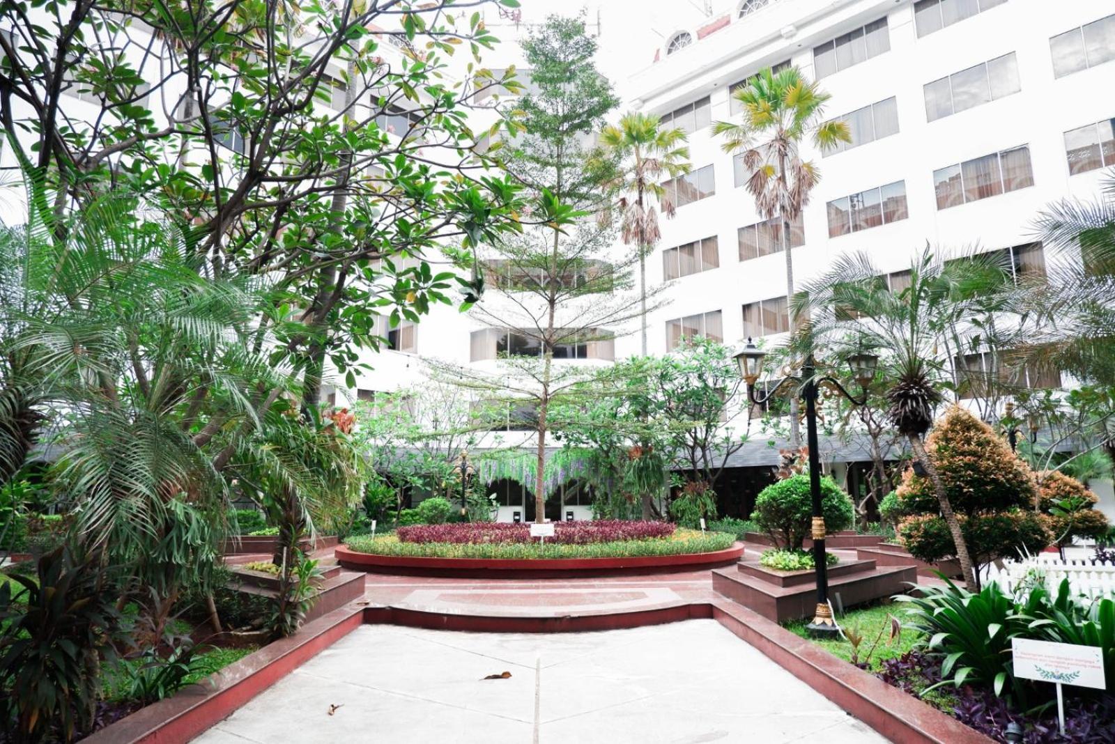 Mercure Jakarta Batavia Ngoại thất bức ảnh
