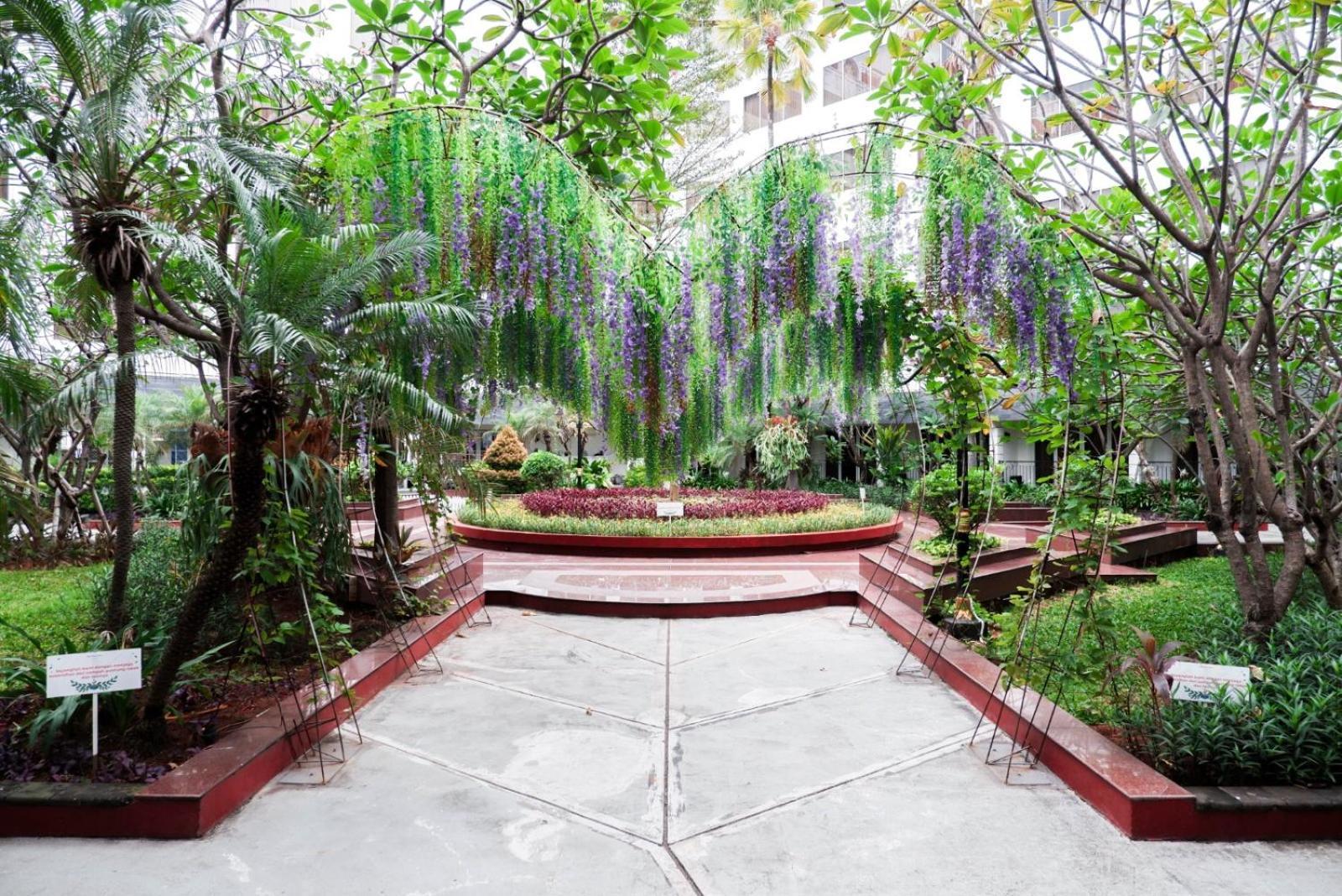 Mercure Jakarta Batavia Ngoại thất bức ảnh